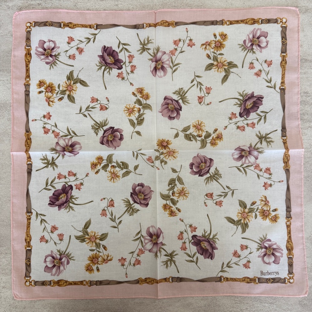 Burberry Floral vintage handkerchief in Pink and Mauve